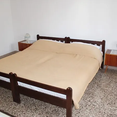 In 14990 * Mali Lošinj