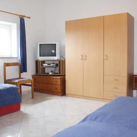 In 14990 Mali Lošinj